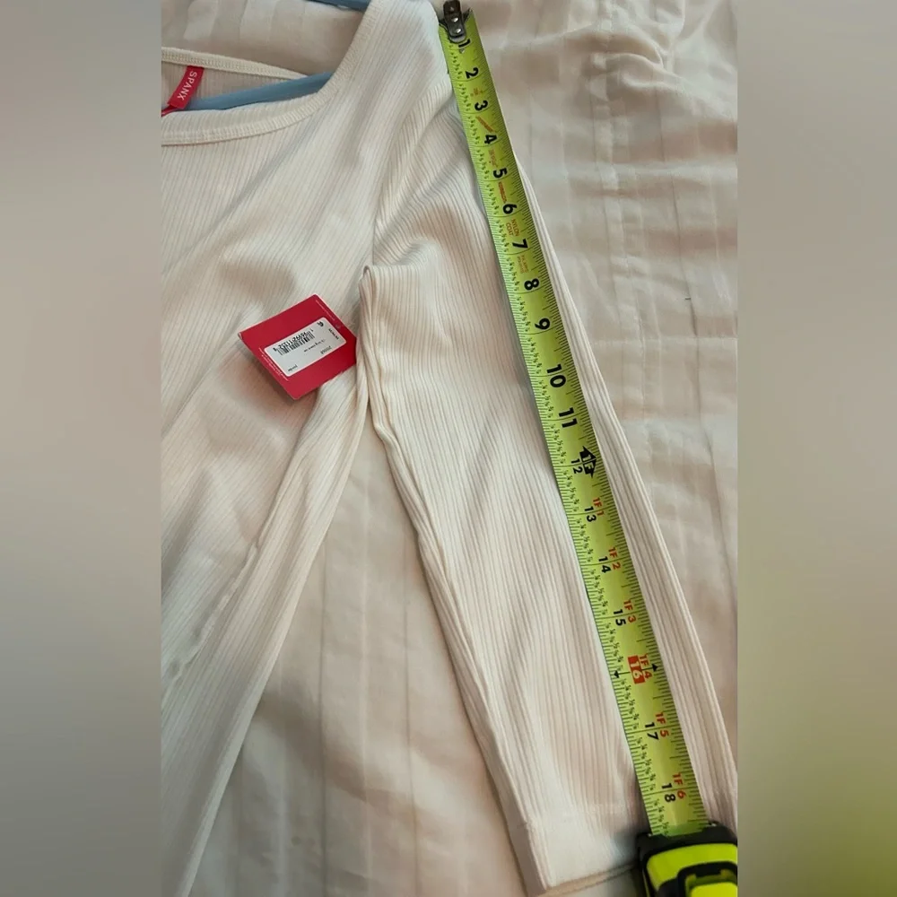 NWT SPANX *GREAT PRICE* Powder Scoop Neck Ribbed Top, Size MEDIUM - Picture 13 of 16